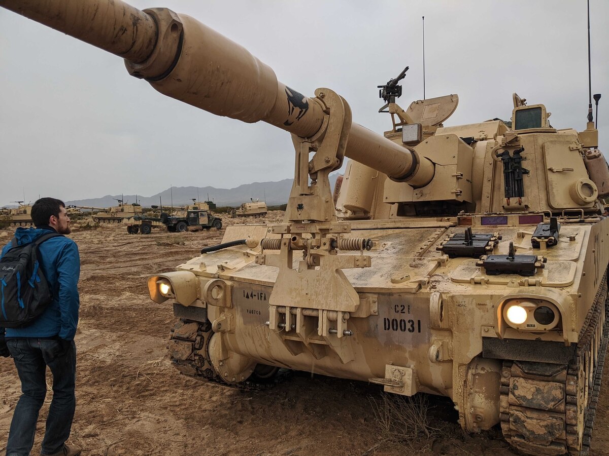 Army seeks robots to supply its big guns with ammunition